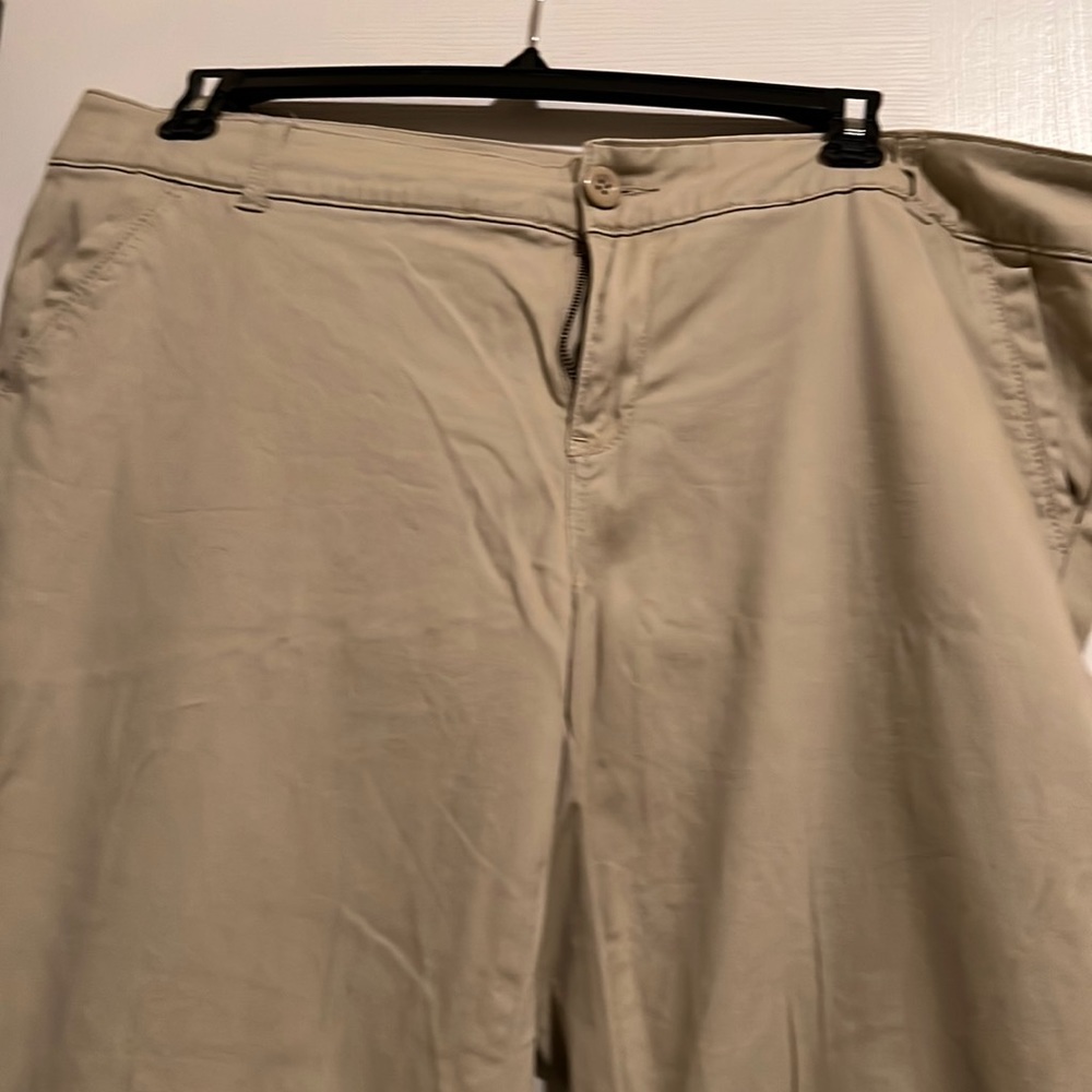 Maurices khaki size 20 long